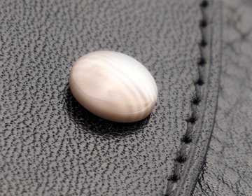 Décoration en silex strié